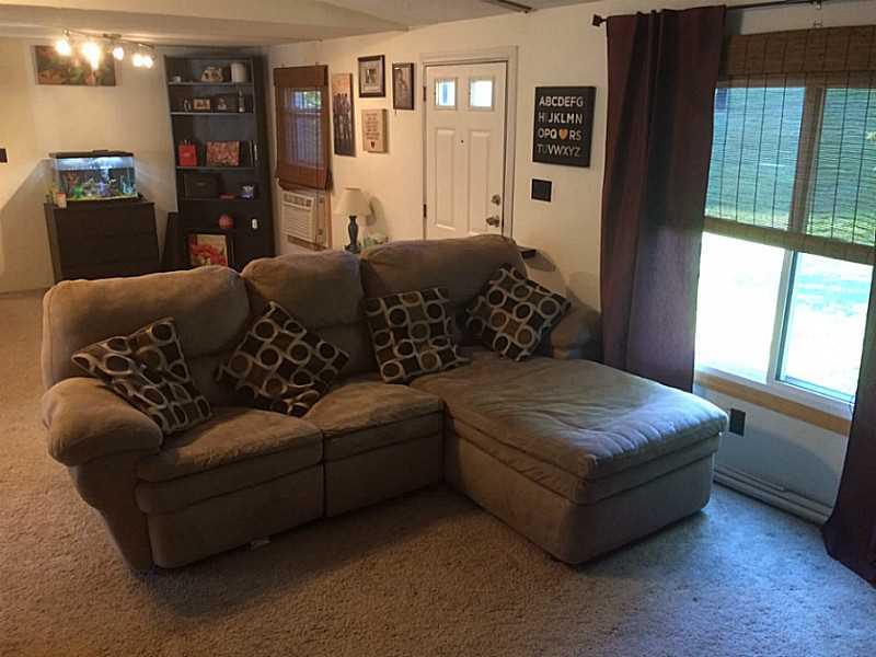 540 Carbon Center Road Butler, PA 16002 - Photo 9 of 23 Living Room.