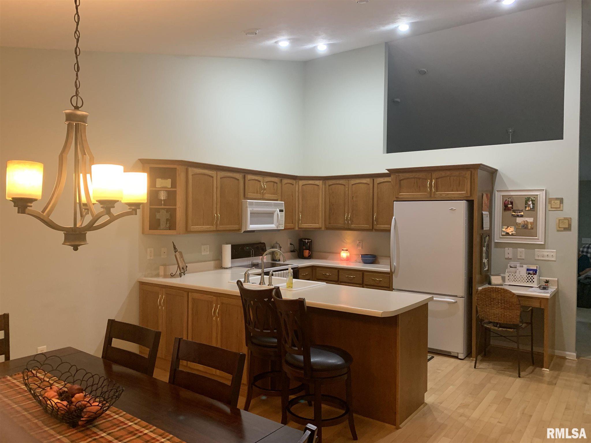 2804 Dryden Drive Springfield, IL 62711 - Photo 6 of 15 Gallery Image 6