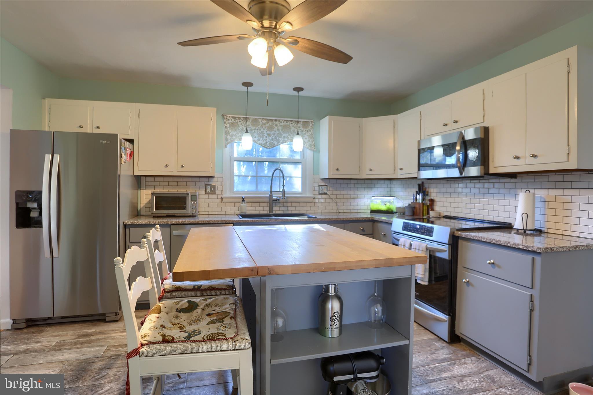 437 Appletree Road Camp Hill, PA 17011 - Photo 11 of 50 Kitchen