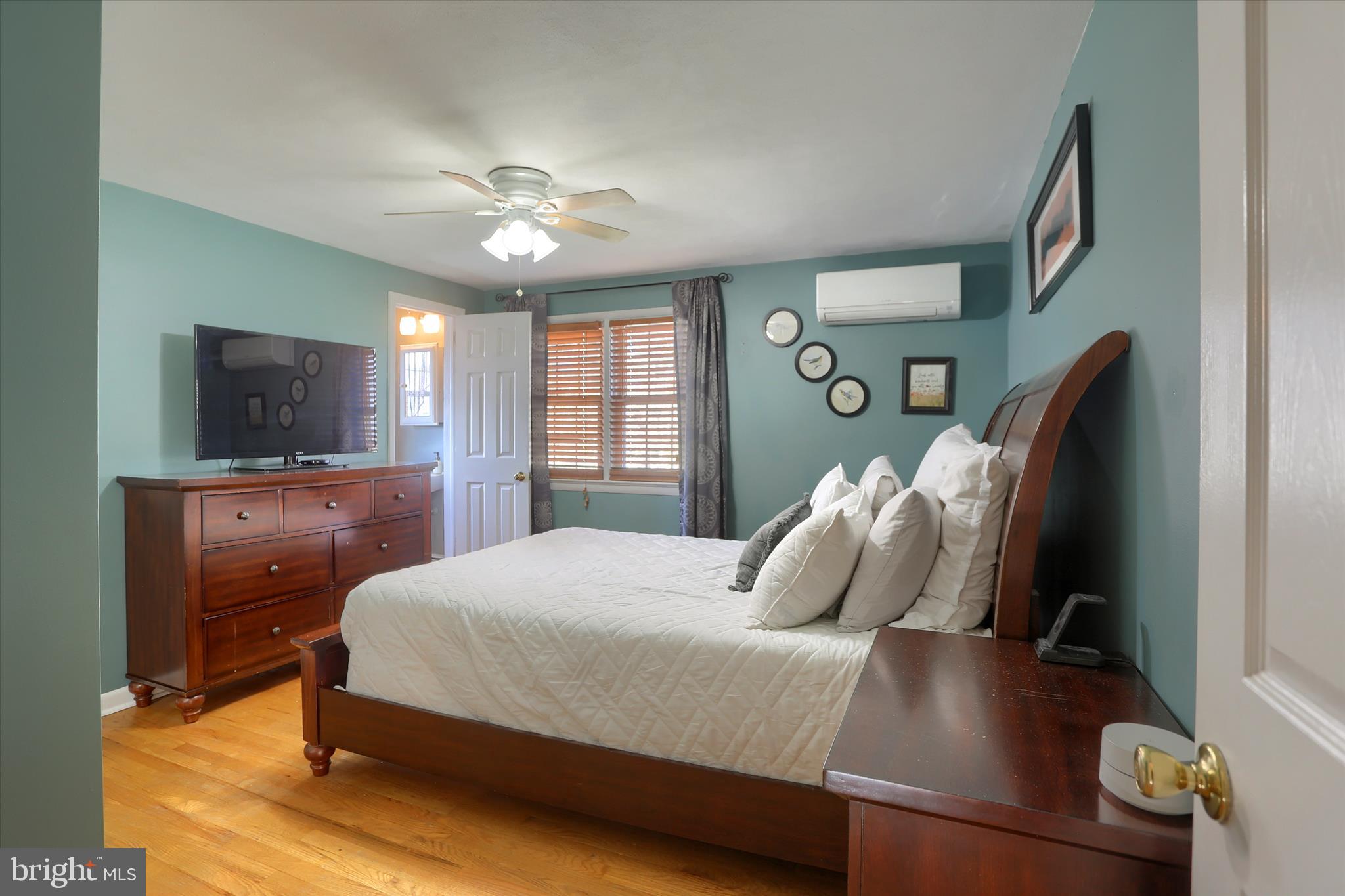 437 Appletree Road Camp Hill, PA 17011 - Photo 25 of 50 Primary Bedroom