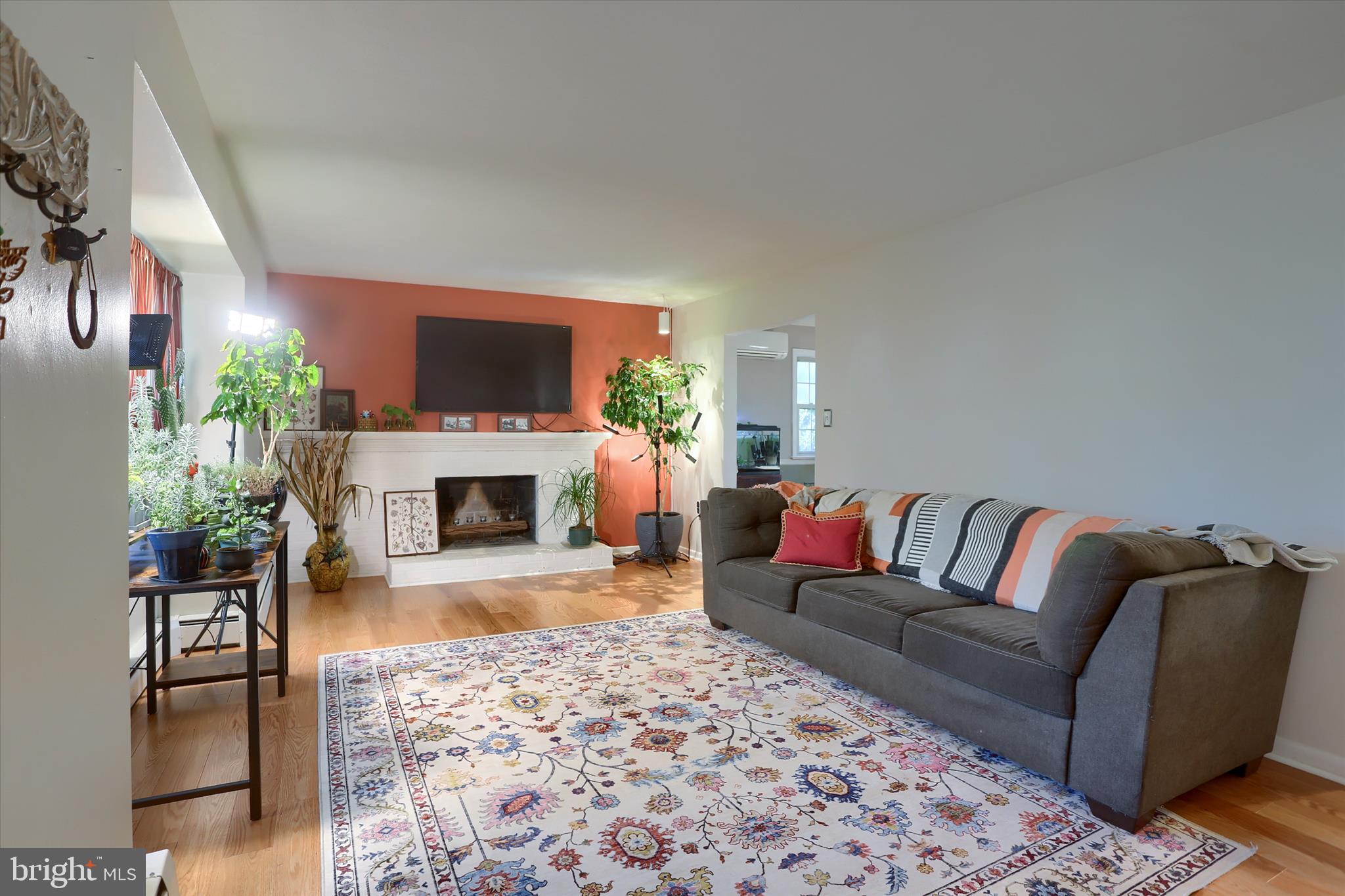 437 Appletree Road Camp Hill, PA 17011 - Photo 4 of 50 Living Room