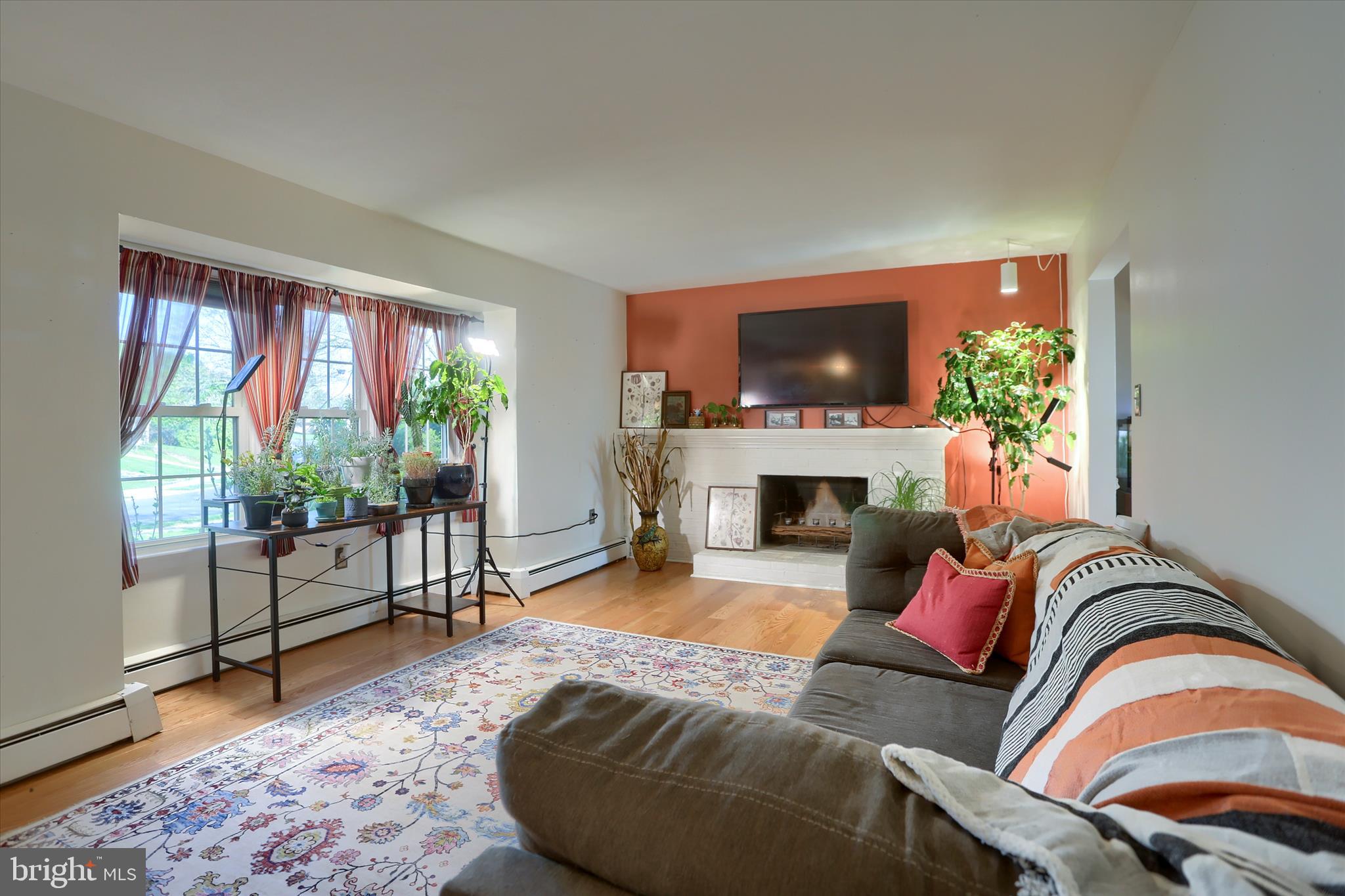 437 Appletree Road Camp Hill, PA 17011 - Photo 5 of 50 Living Room
