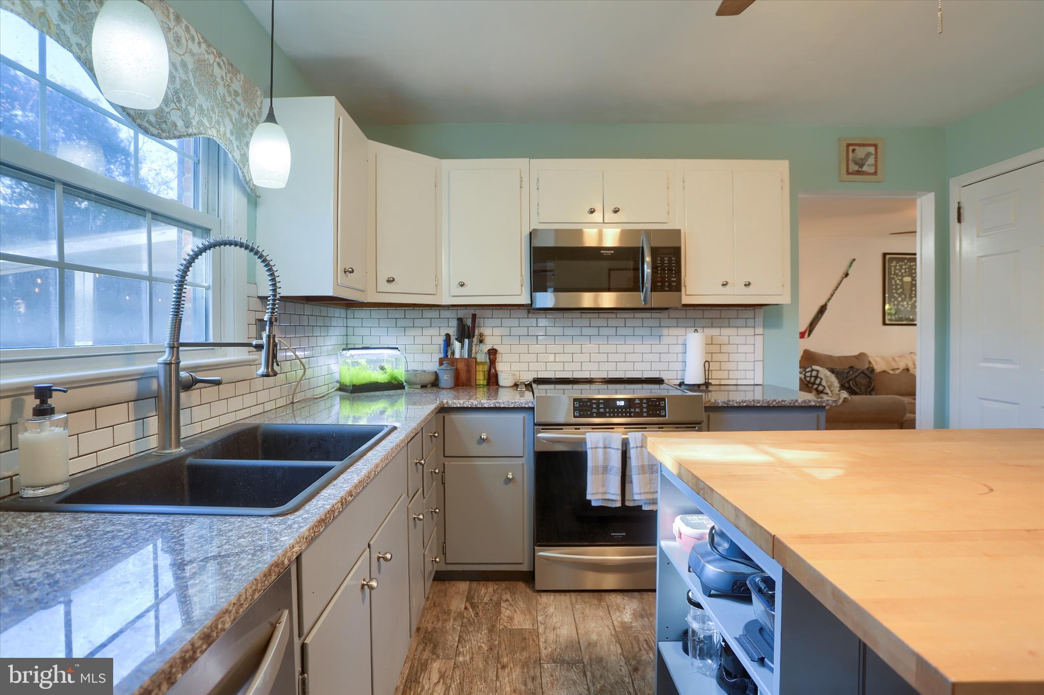 437 Appletree Road Camp Hill, PA 17011 - Photo 9 of 50 Kitchen