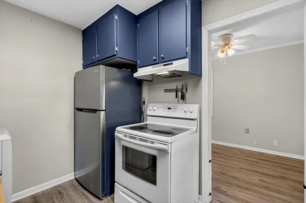 $3,400 | 736 McCants Drive, Mount Pleasant, SC 29464
