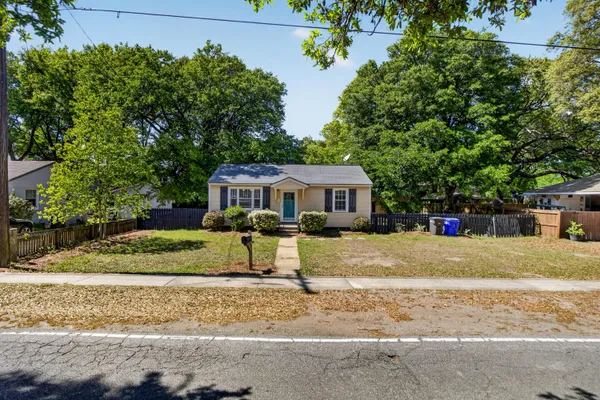 $3,400 | 736 McCants Drive, Mount Pleasant, SC 29464