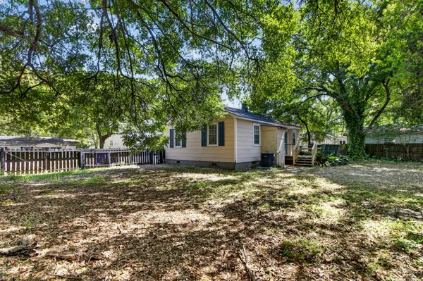 $3,400 | 736 McCants Drive, Mount Pleasant, SC 29464
