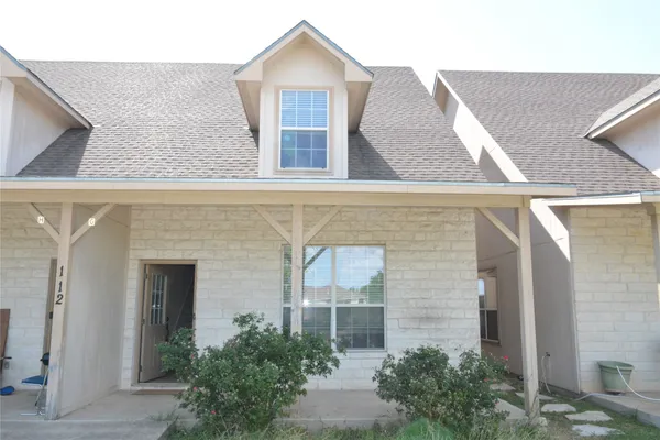 $1,425 | 112 G Sandstone Drive, Unit G, Jarrell, TX 76537