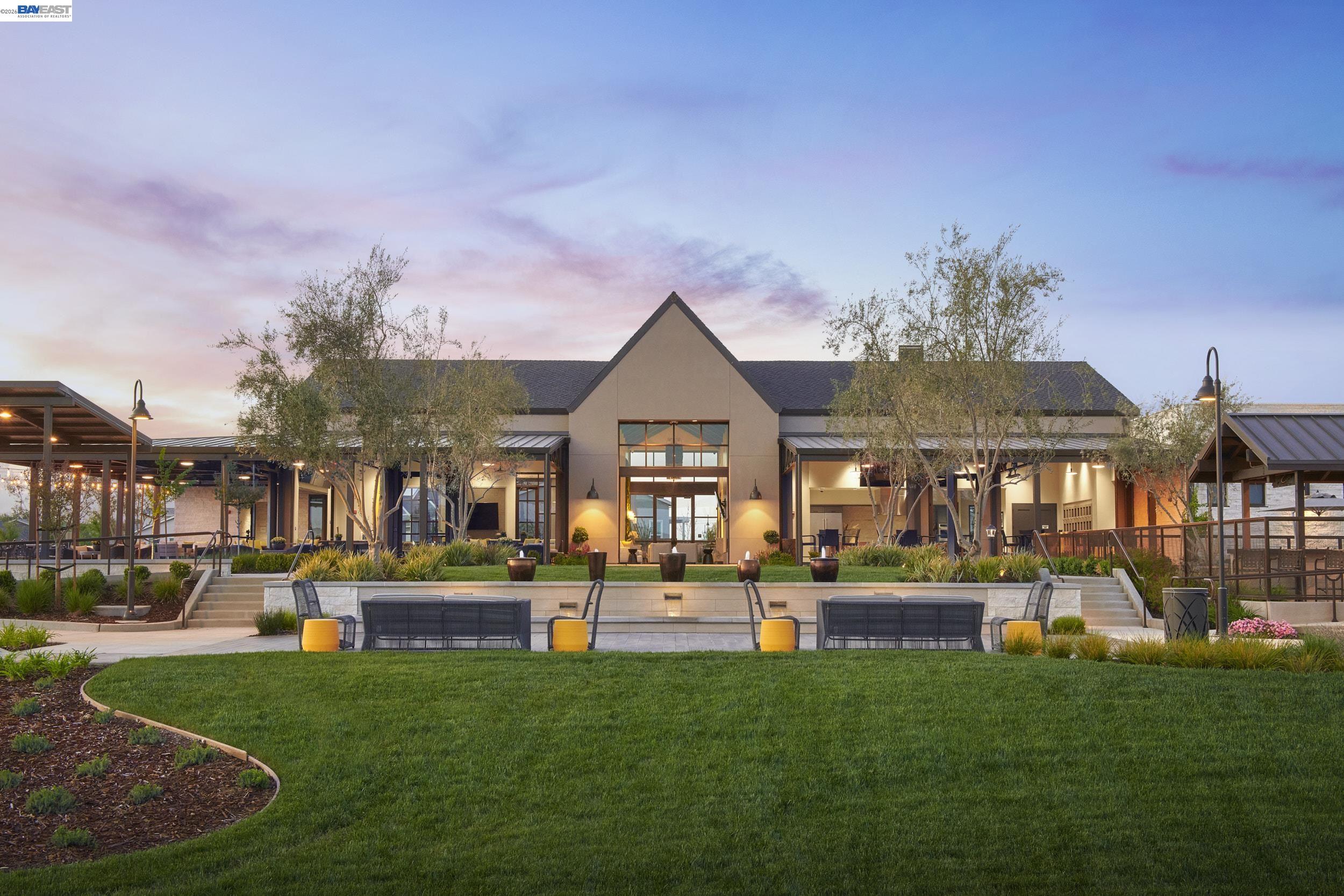 927 Conrad Street Manteca, CA 95336 - Photo 36 of 42 a front view of building with yard