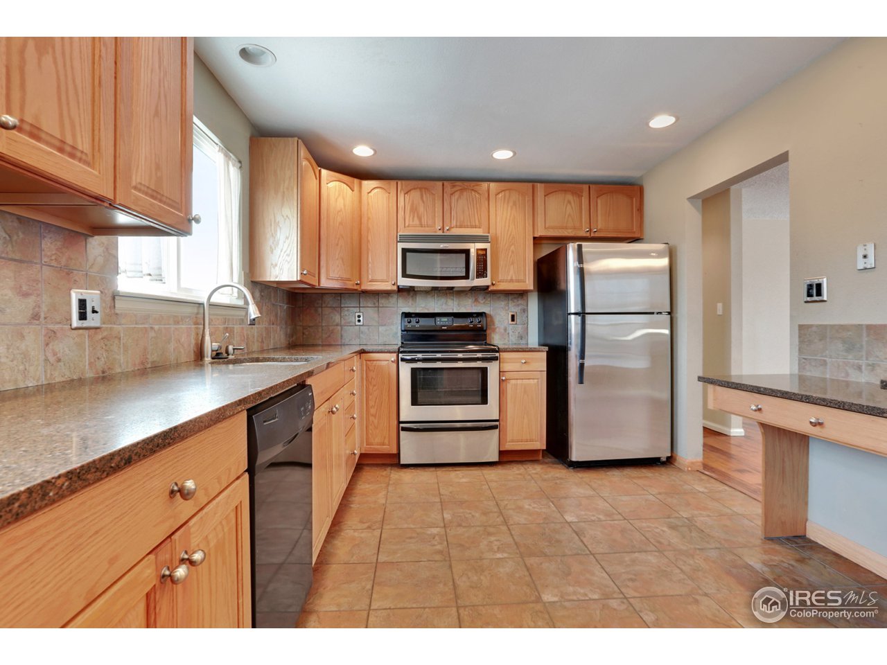 2208 Antelope Road Fort Collins, CO 80525 - Photo 3 of 16 Kitchen