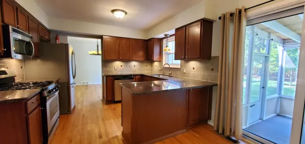 $2,800 | 1478 Kingwood Street, Ypsilanti, MI 48197