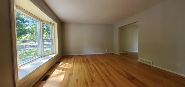 $2,800 | 1478 Kingwood Street, Ypsilanti, MI 48197