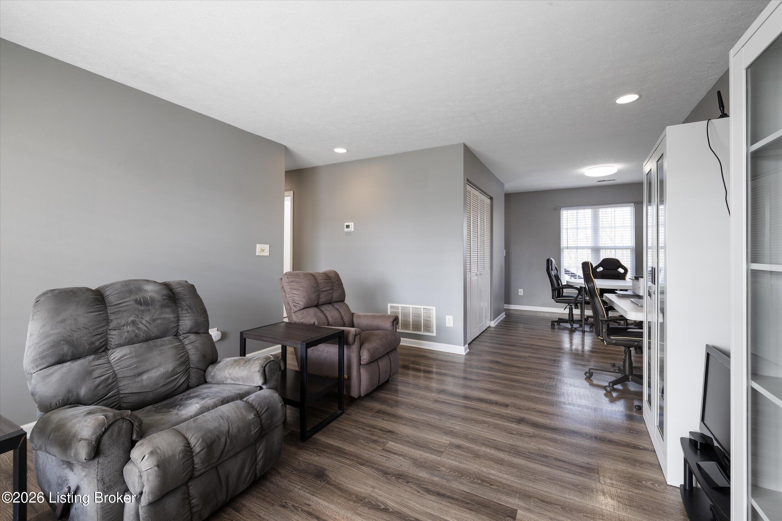 7822 Westbrook Road Louisville, KY 40258 - Photo 8 of 31 10-3U8A9082