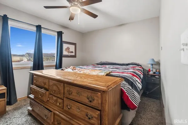 $299,900 | 2804 East Lapoint Drive, Milford, IN 46542