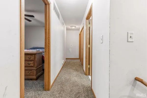 $299,900 | 2804 East Lapoint Drive, Milford, IN 46542