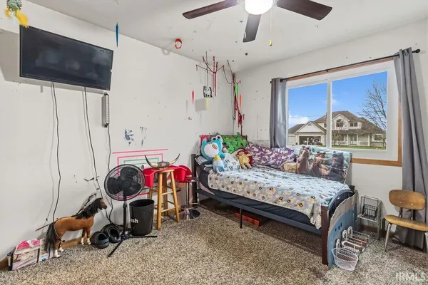 $299,900 | 2804 East Lapoint Drive, Milford, IN 46542