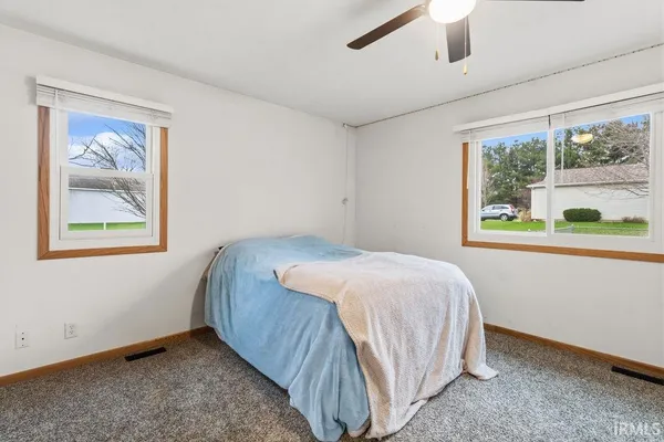 $299,900 | 2804 East Lapoint Drive, Milford, IN 46542