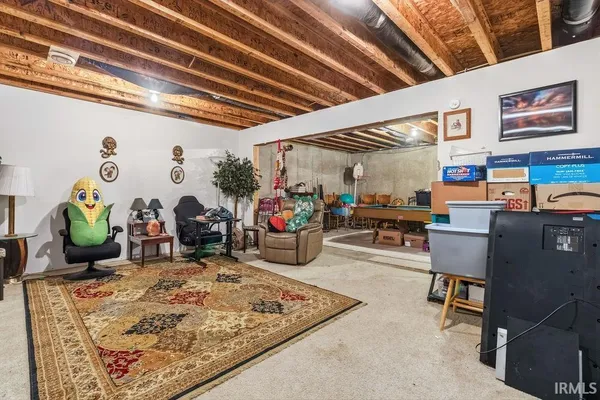 $299,900 | 2804 East Lapoint Drive, Milford, IN 46542