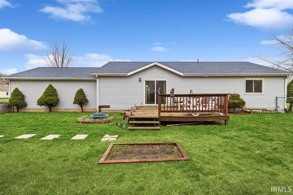 $299,900 | 2804 East Lapoint Drive, Milford, IN 46542