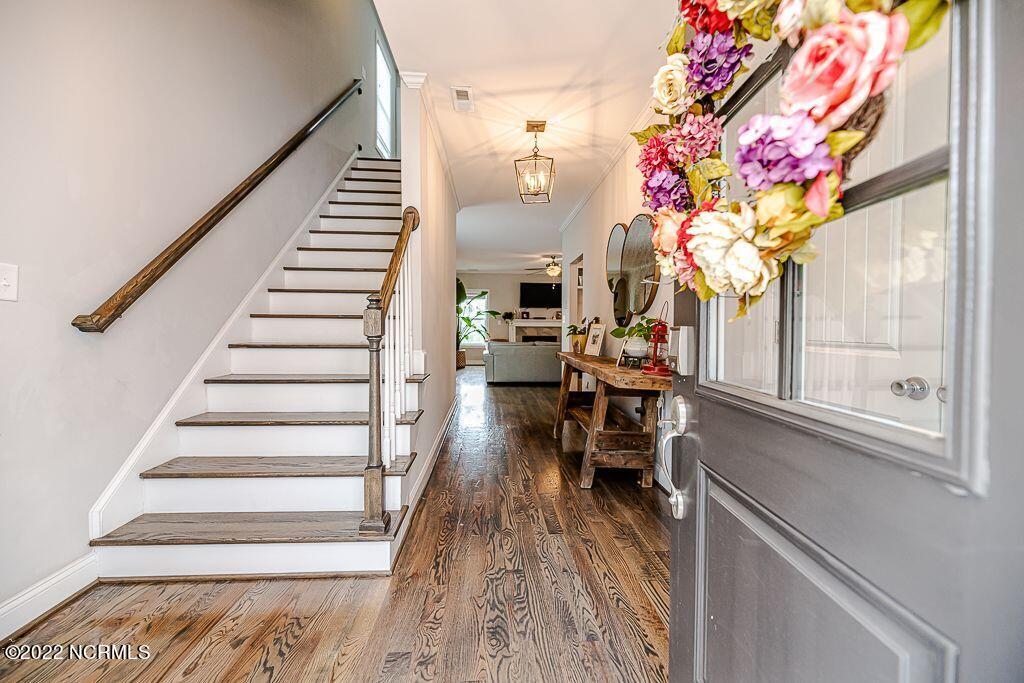 203 Crestview Road Southern Pines, NC 28387 - Photo 3 of 54 203 foyer