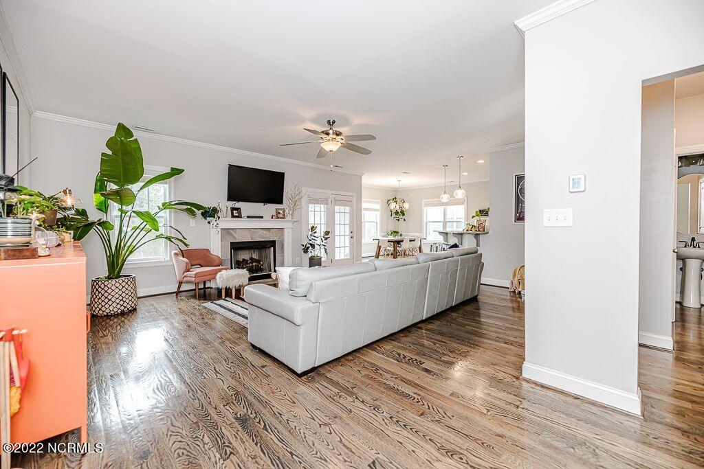 203 Crestview Road Southern Pines, NC 28387 - Photo 9 of 54 203 living2