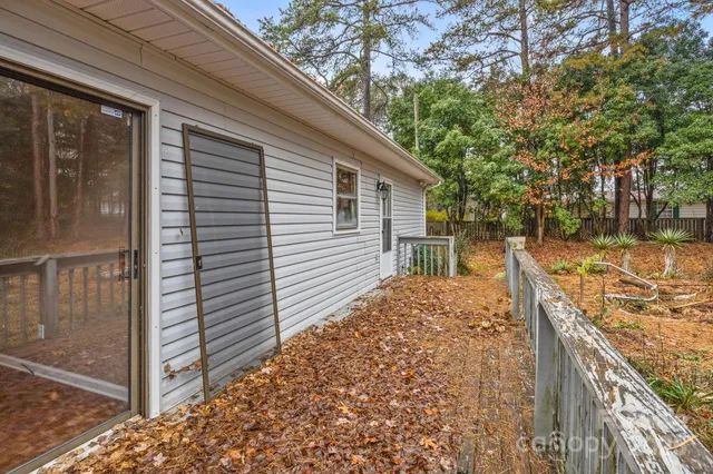 a view of a pathway of a house