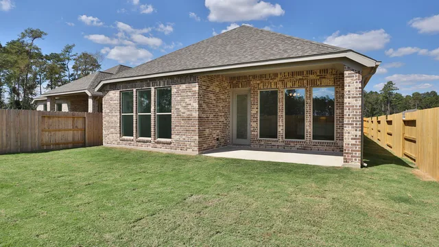 $399,900 | 18222 Upper Brook Street, Conroe, TX 77302