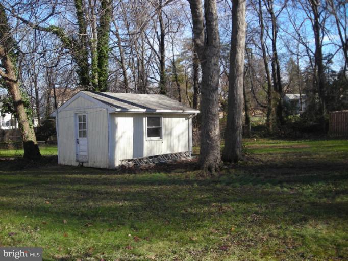 4017 Roberts Road Fairfax, VA 22032 - Photo 14 of 24 Exterior (Rear)