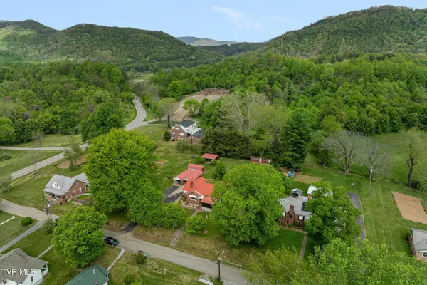 $209,000 | 153 Forest Avenue, Pennington Gap, VA 24277