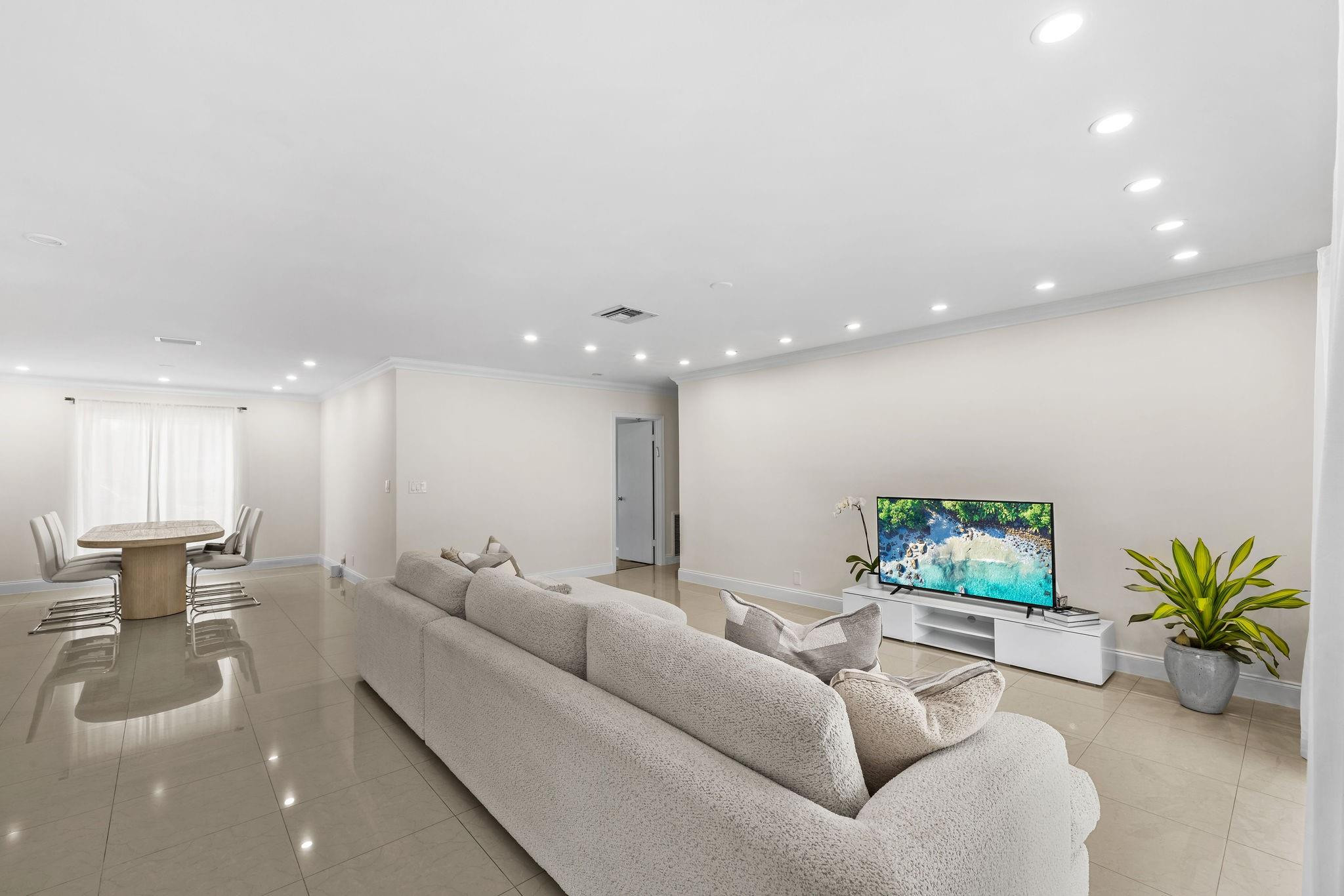 3411 North Park Road Hollywood, FL 33021 - Photo 8 of 35 Photo 8