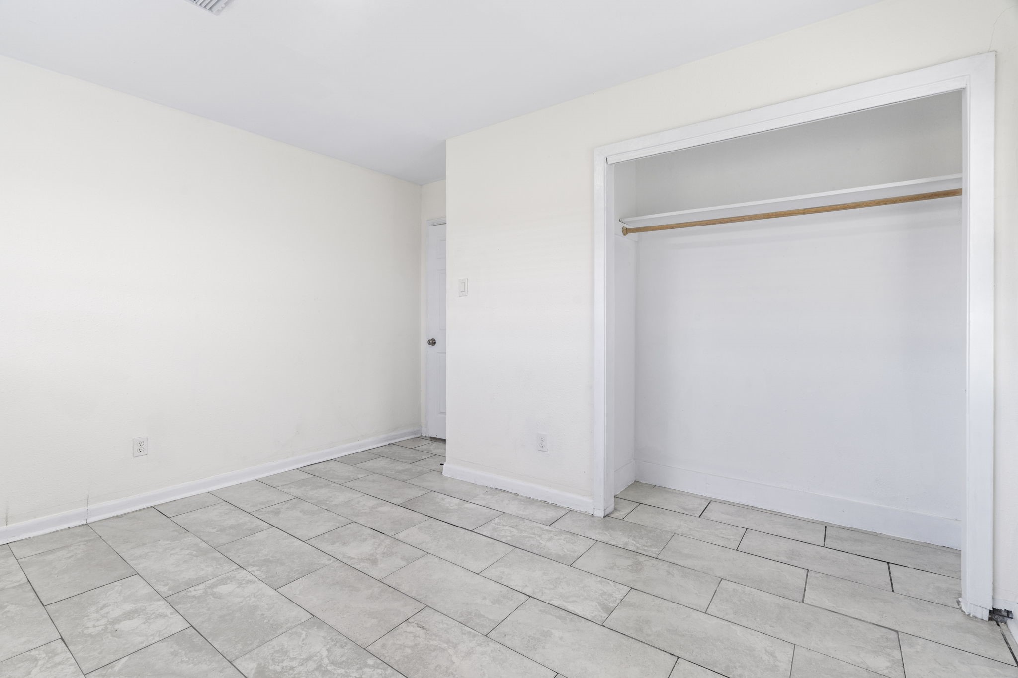 10602 Buffum Street Houston, TX 77051 - Photo 5 of 10 a view of an empty room