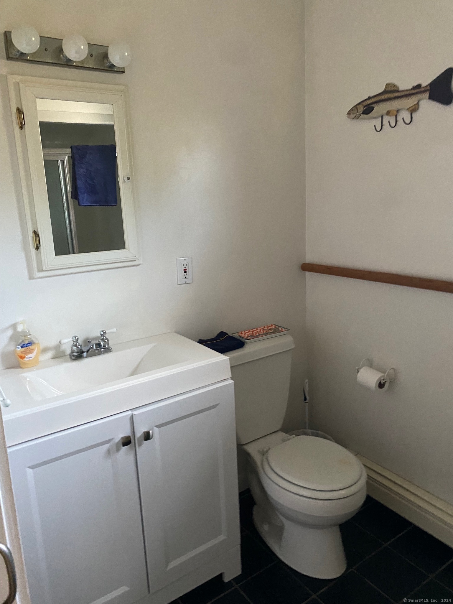 33 Grove Avenue Madison, CT 06443 - Photo 15 of 35