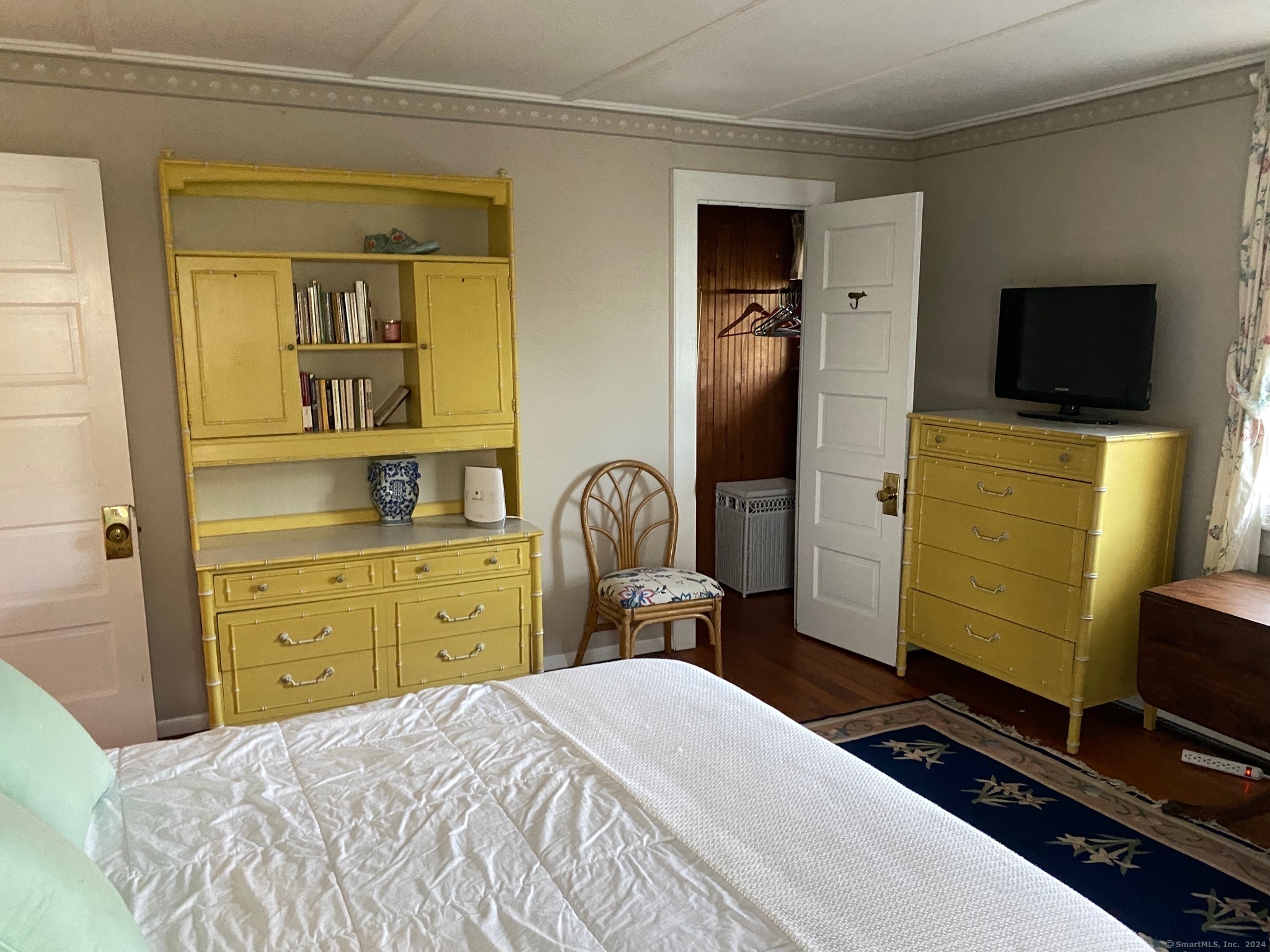 33 Grove Avenue Madison, CT 06443 - Photo 18 of 35