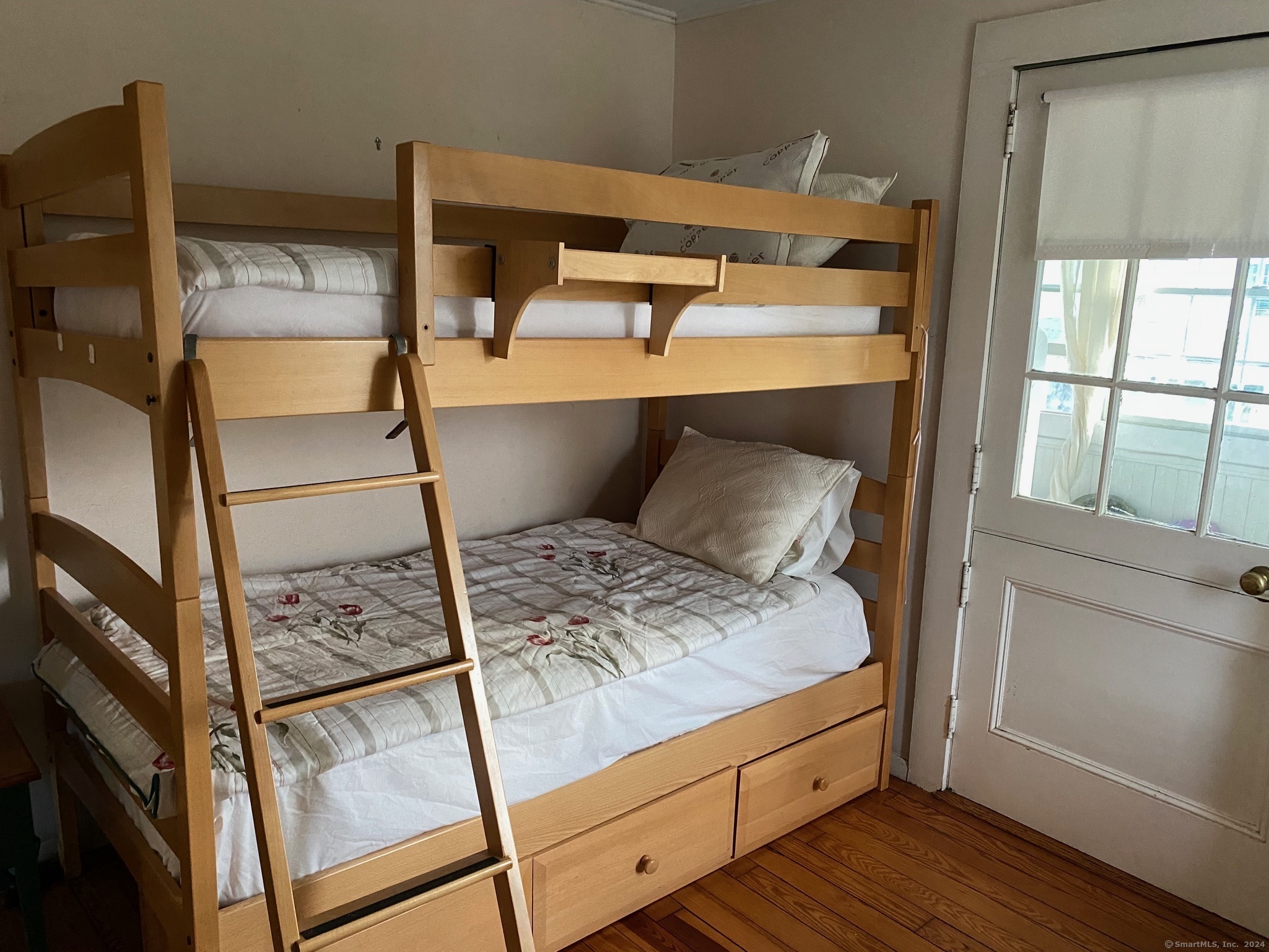 33 Grove Avenue Madison, CT 06443 - Photo 26 of 35