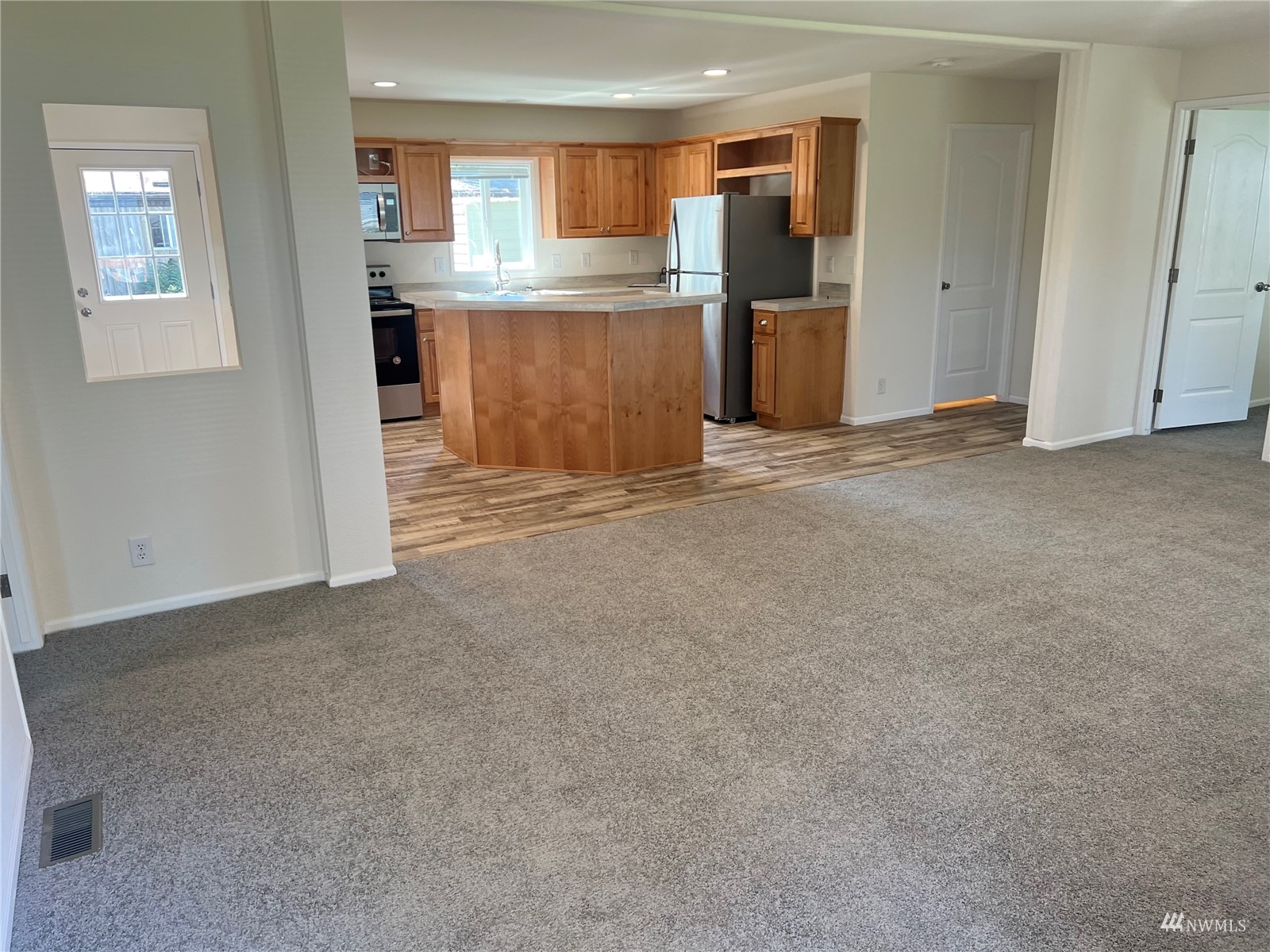 24919 Hoehn Road, Unit 5 Sedro-Woolley, WA 98284 - Photo 3 of 19 Gallery Image 3