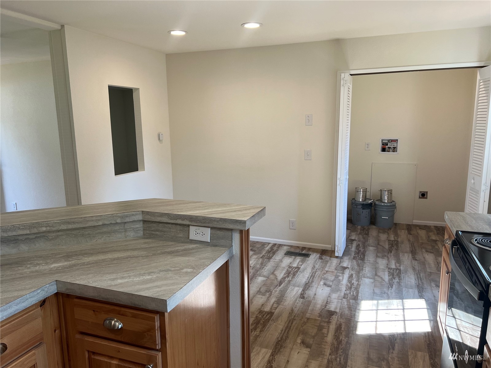 24919 Hoehn Road, Unit 5 Sedro-Woolley, WA 98284 - Photo 6 of 19 Gallery Image 6