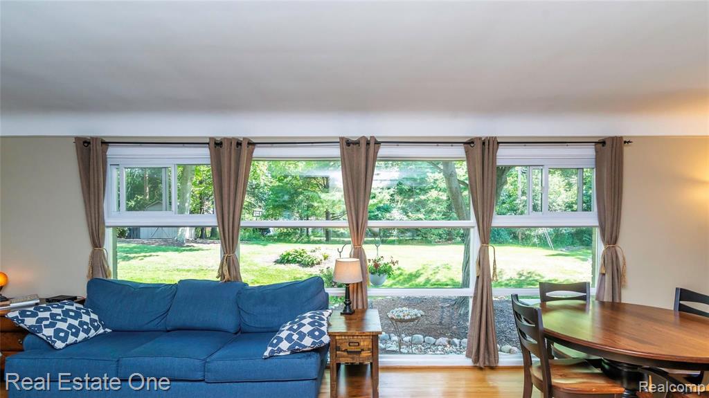 28536 Quail Hollow Road Farmington Hills, MI 48331 - Photo 12 of 48