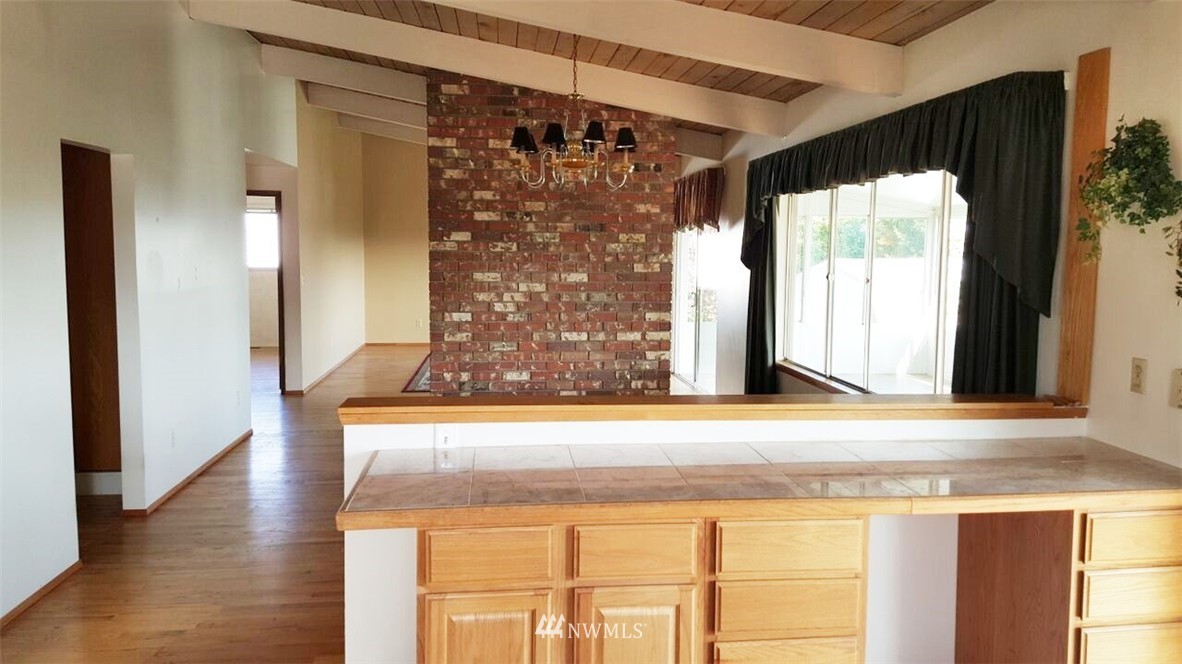 4237 South 252nd Street Kent, WA 98032 - Photo 3 of 24 Gallery Image 3