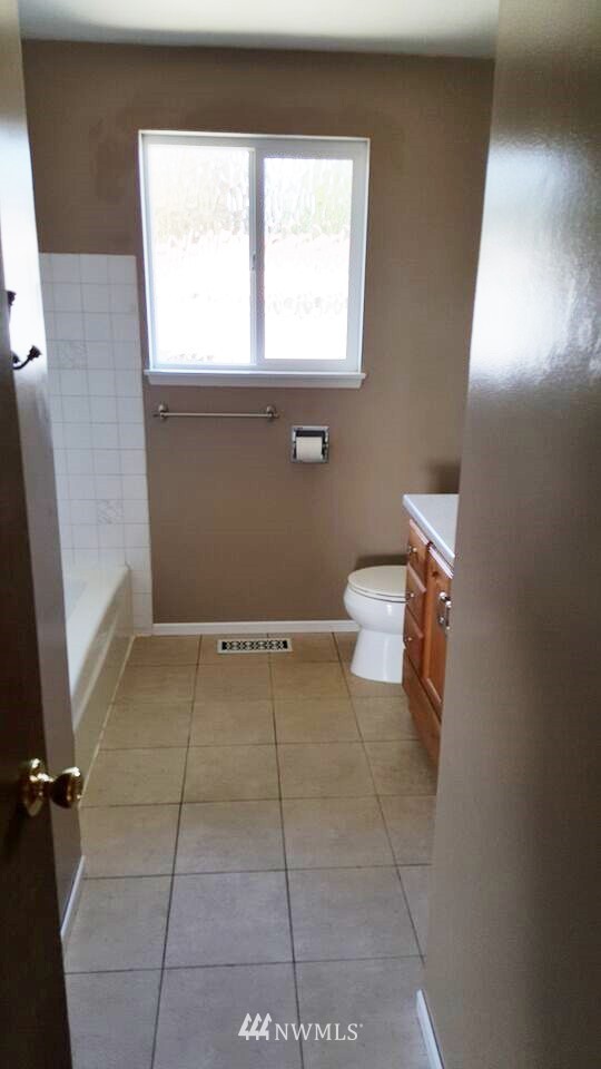 4237 South 252nd Street Kent, WA 98032 - Photo 6 of 24 Gallery Image 6
