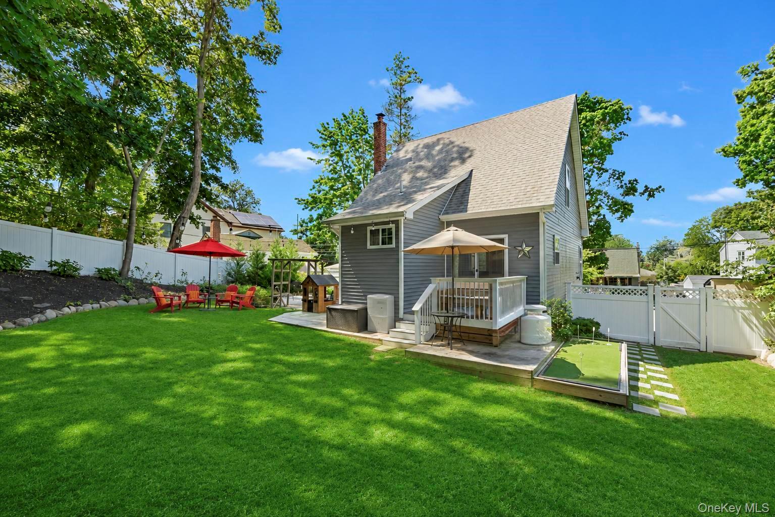 15 Canary Road Rocky Point, NY 11778 - Photo 6 of 26 Gallery Image 6