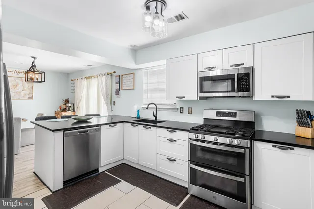 $525,000 | 26 Andrea Drive, Columbus, NJ 08022