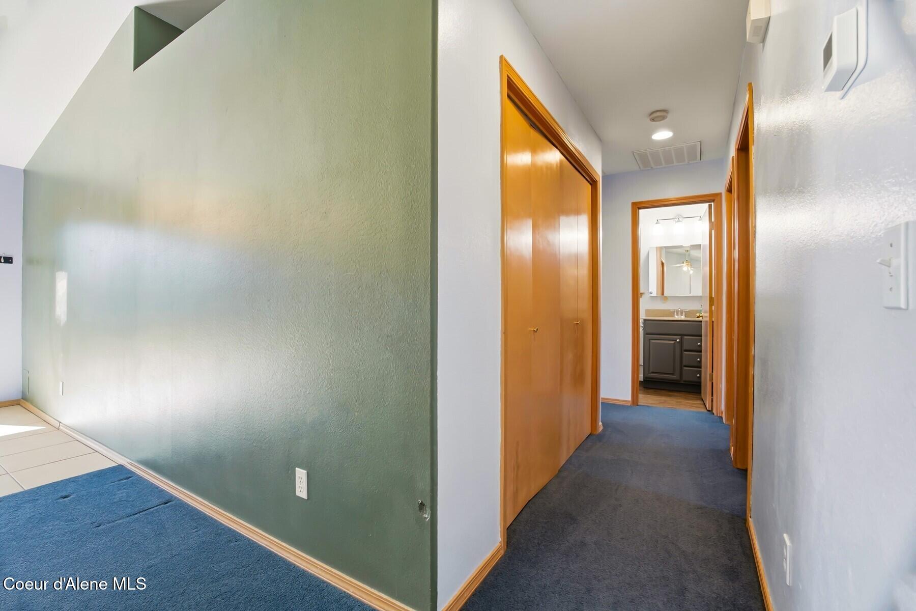 8402 California Street Rathdrum, ID 83858 - Photo 14 of 39 Hallway