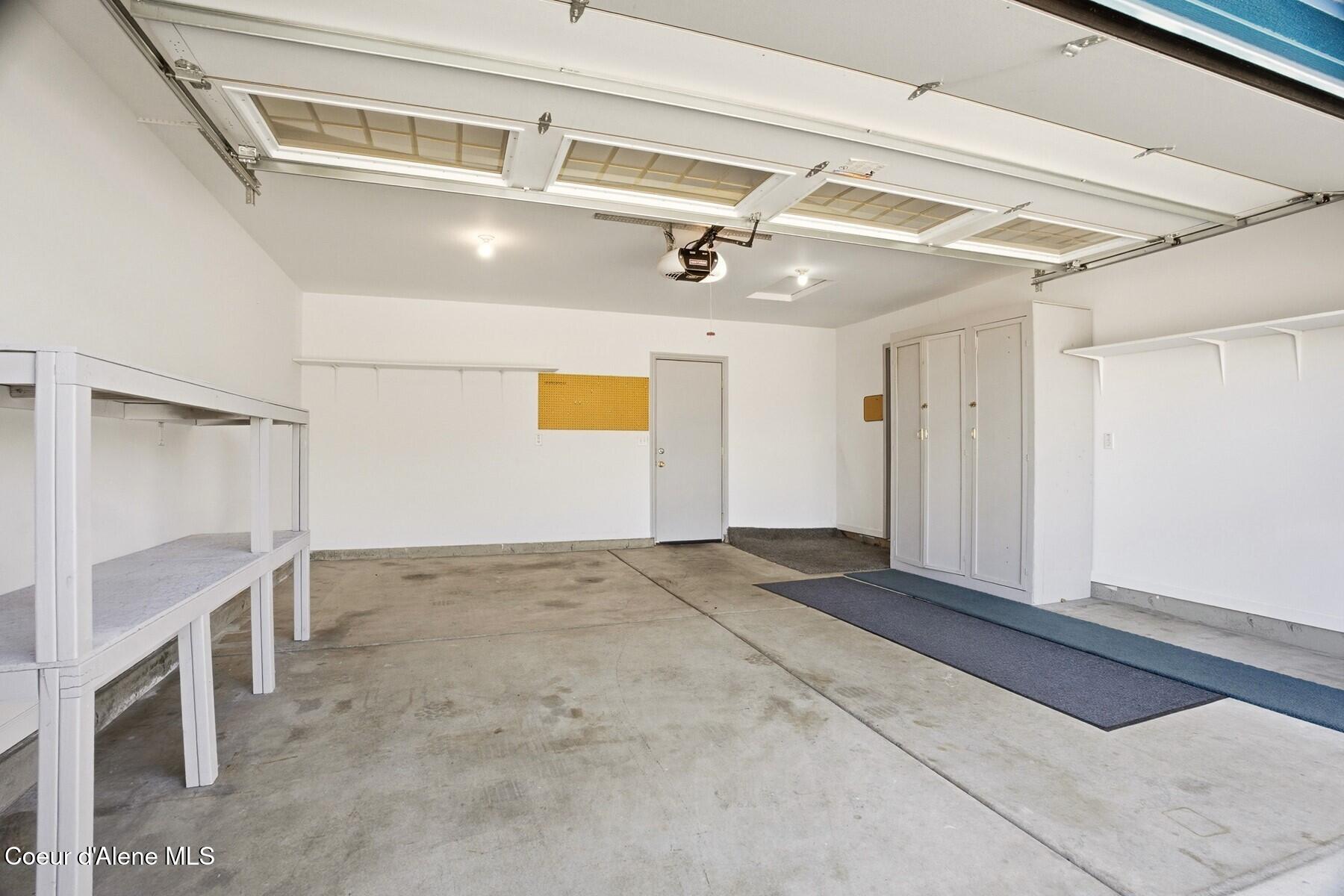 8402 California Street Rathdrum, ID 83858 - Photo 32 of 39 Garage