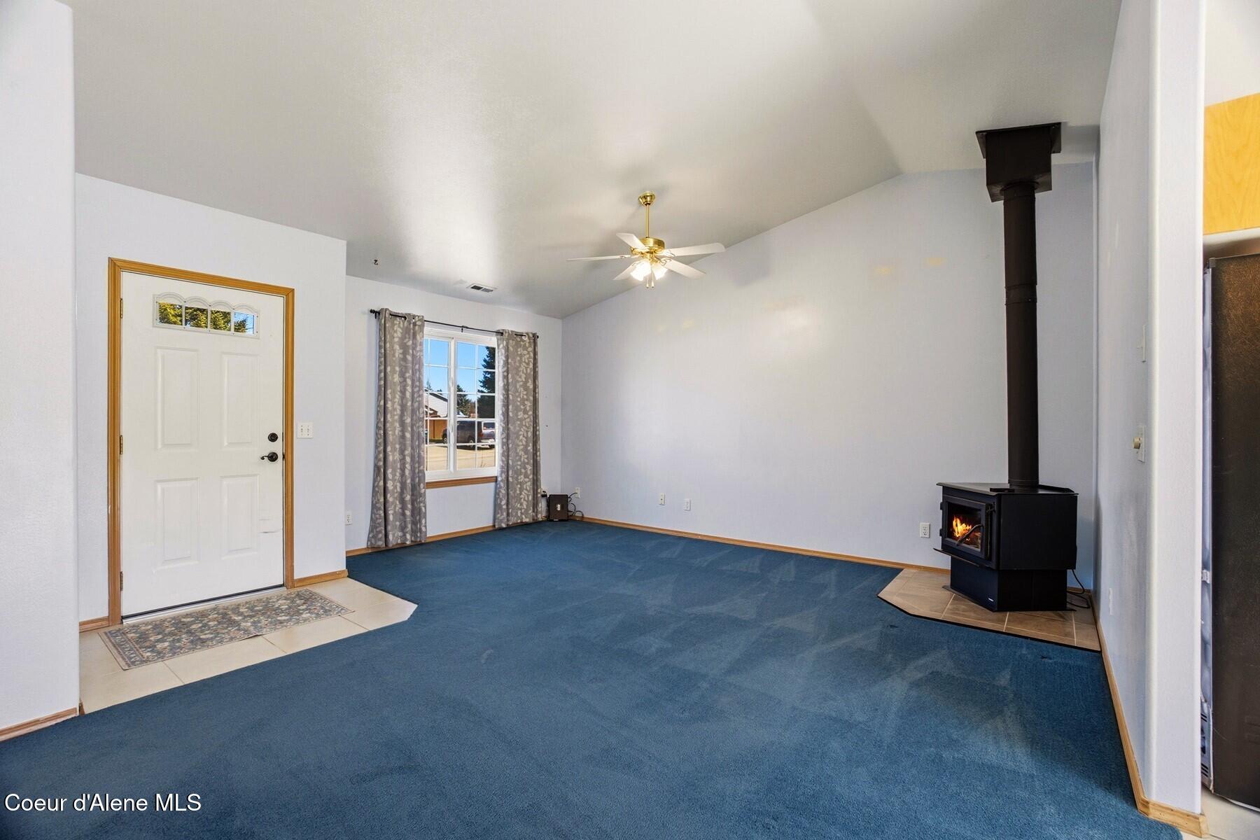 8402 California Street Rathdrum, ID 83858 - Photo 4 of 39 86304281