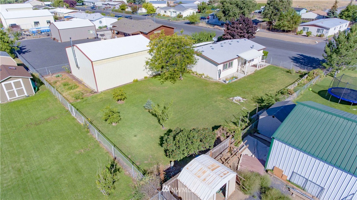 8711 Jean Road Northeast Moses Lake, WA 98837 - Photo 4 of 24 Gallery Image 4