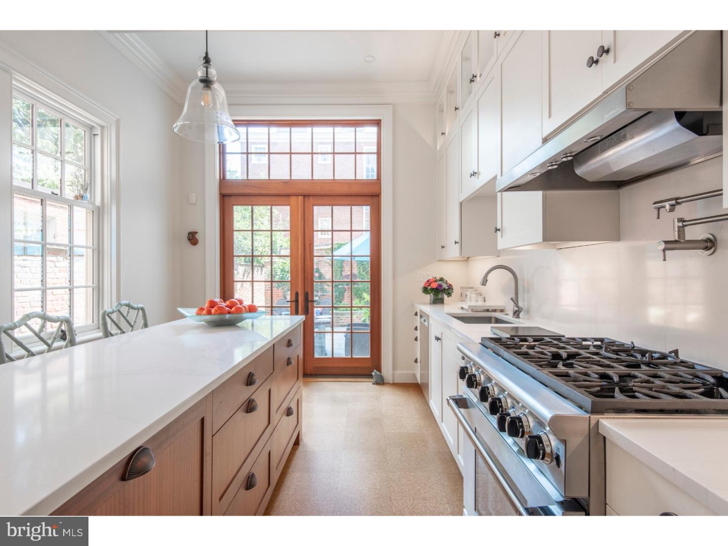 338 Spruce Street Philadelphia, PA 19106 - Photo 15 of 25