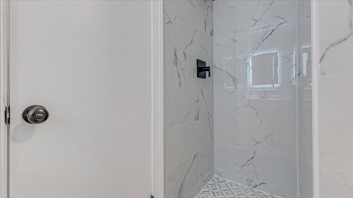 7198 Rimrock Drive Tobyhanna, PA 18466 - Photo 25 of 38 a bathroom with a shower