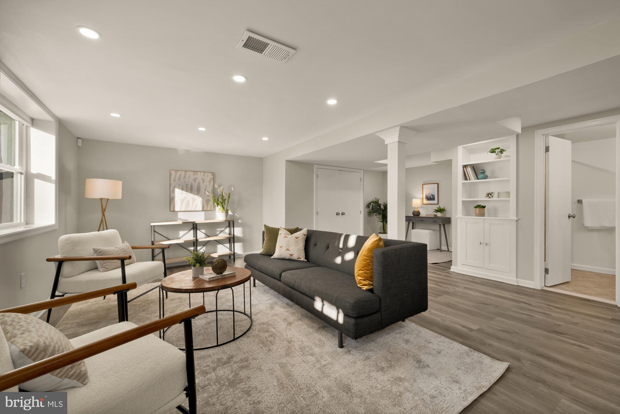 6112 Paulonia Road Alexandria, VA 22310 - Photo 32 of 48 a living room with furniture