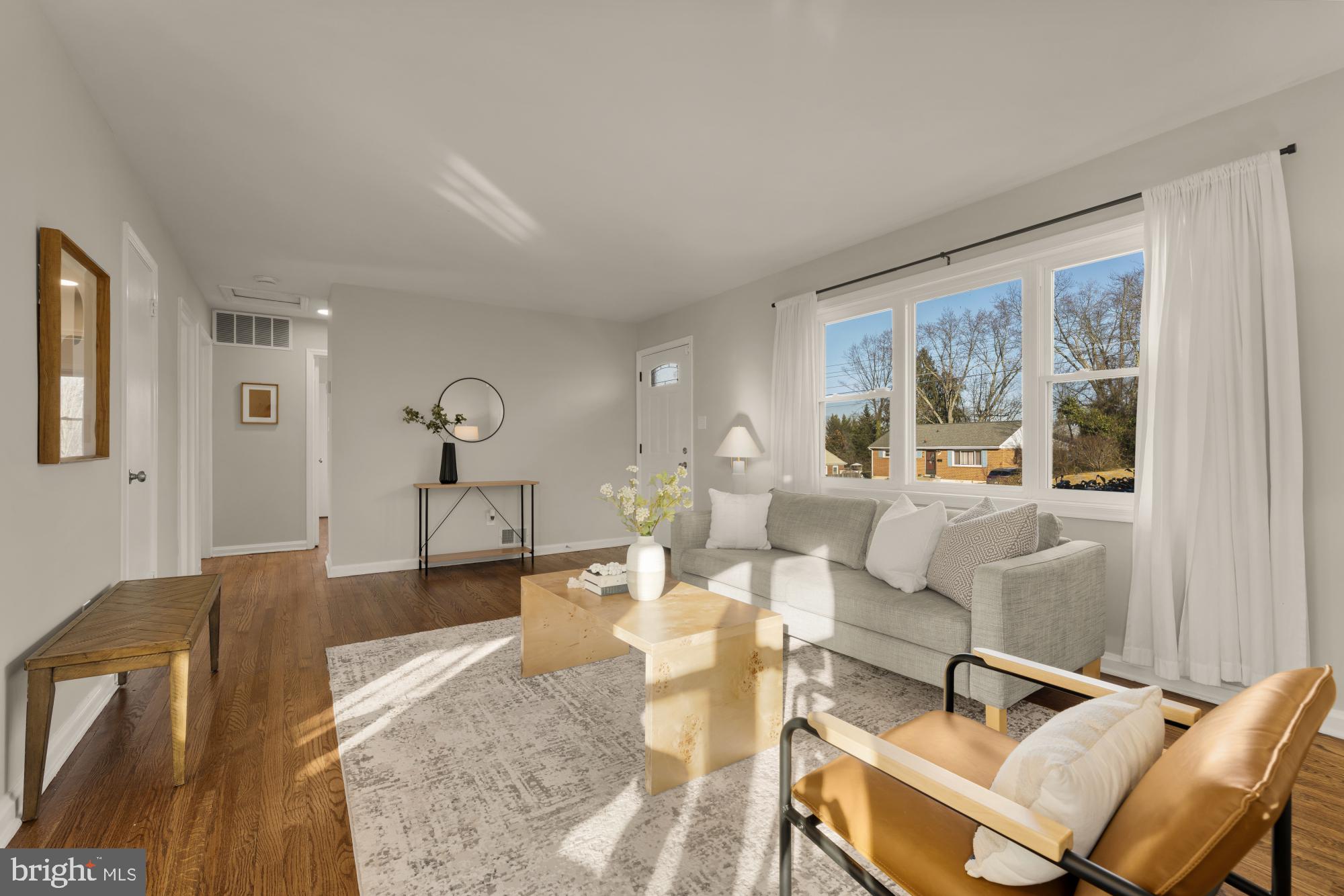 6112 Paulonia Road Alexandria, VA 22310 - Photo 9 of 48 a living room with furniture