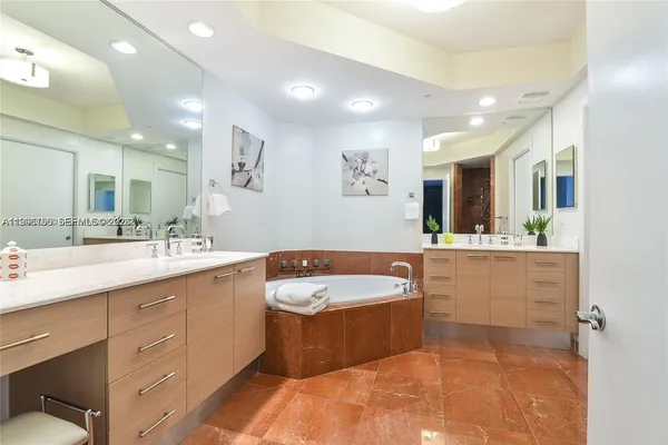 $9,800 | 3535 South Ocean Drive, Unit 1006, Hollywood, FL 33019