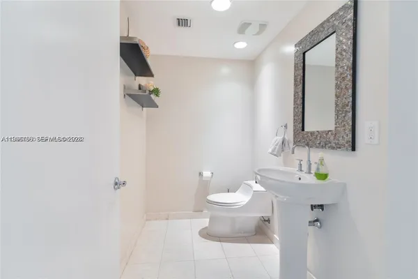 $9,800 | 3535 South Ocean Drive, Unit 1006, Hollywood, FL 33019